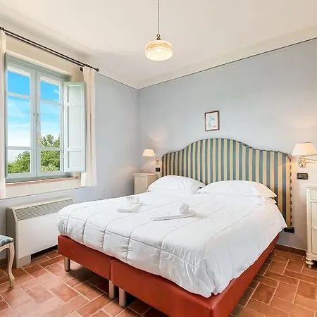 فيلة 9 Bedroom Lucca