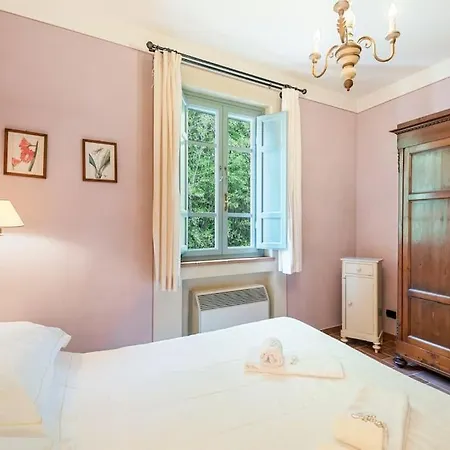 9 Bedroom Lucca فيلة كابانّوري
