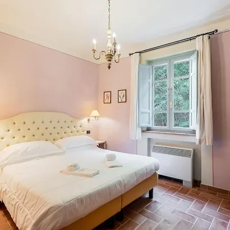 9 Bedroom Lucca