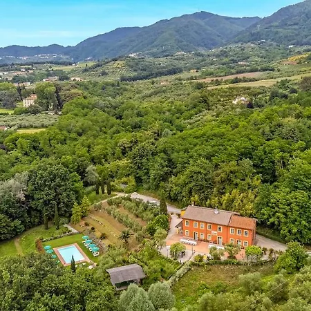 فيلة 9 Bedroom Lucca كابانّوري
